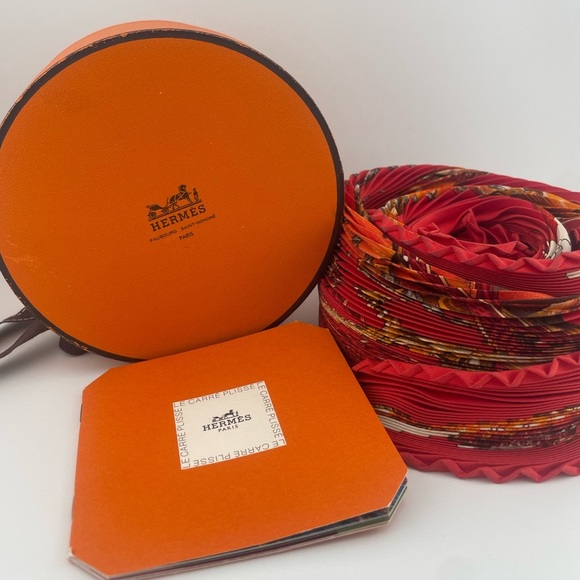 Hermes Accessories - Hermès Paris Carré Plissé Silk Scarf with Box | Collector Piece